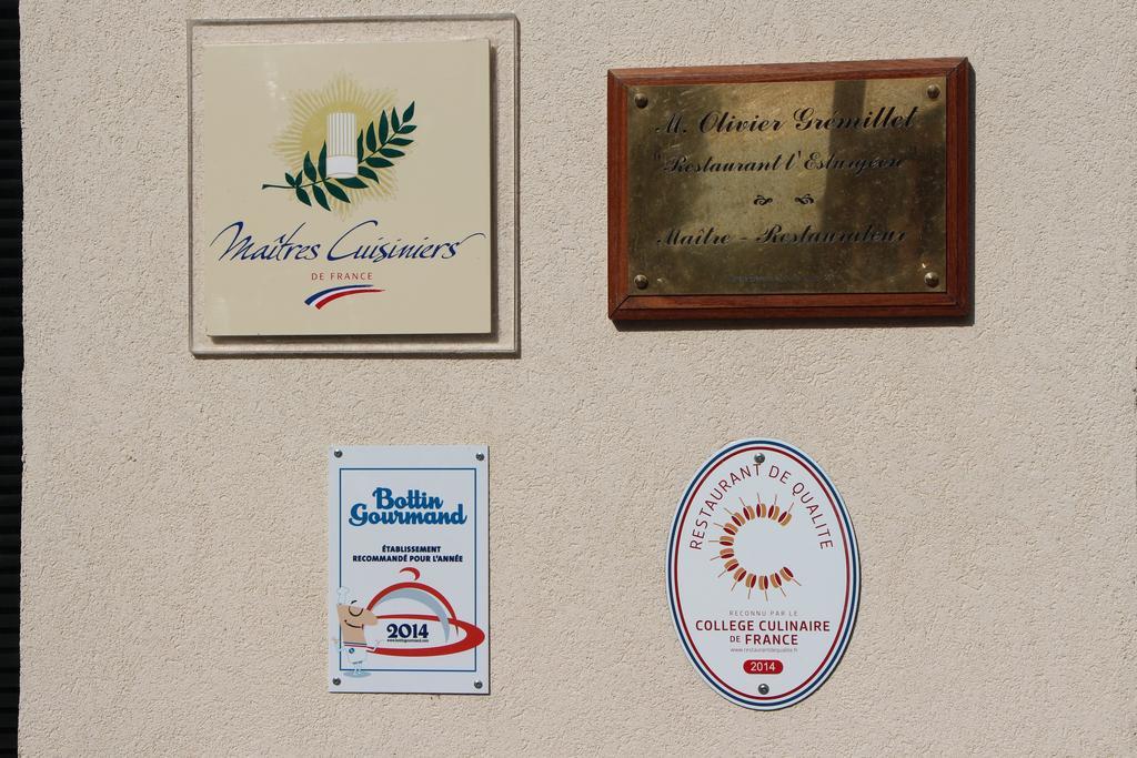 פואסי Hotel L'Esturgeon מראה חיצוני תמונה