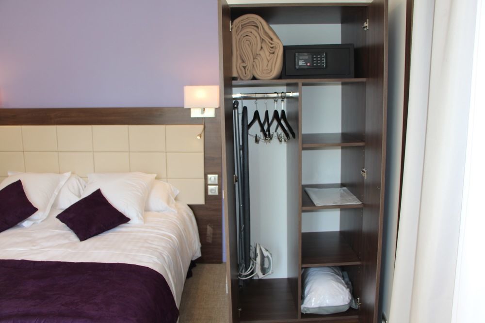 פואסי Hotel L'Esturgeon מראה חיצוני תמונה