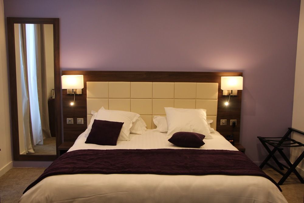 פואסי Hotel L'Esturgeon מראה חיצוני תמונה
